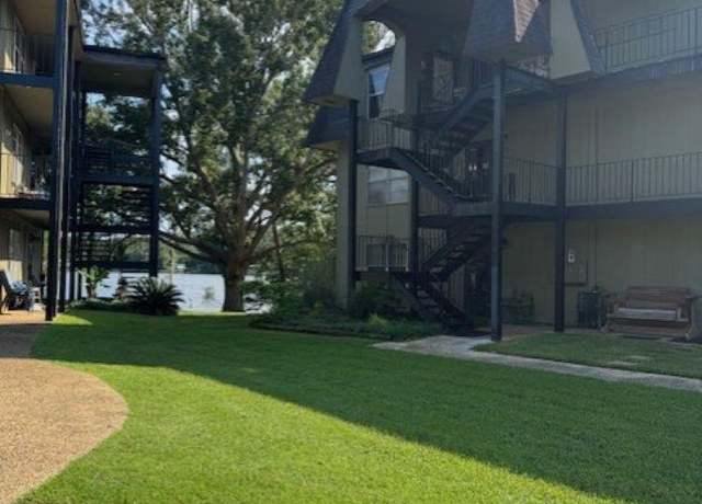 Property at 301 Riverbend Dr #301, Mobile, AL 36605, 2 beds, 2 baths