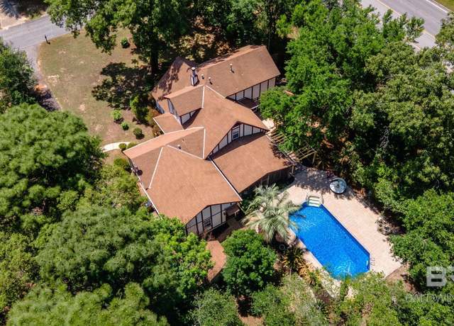 Property at 7770 Country Squire Dr, Mobile, AL 36695, 4 beds, 2.5 baths