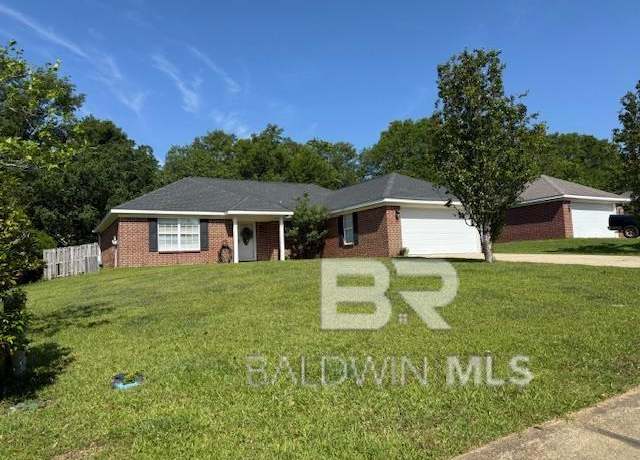 Property at 158 Oakwood Ave, Fairhope, AL 36532, 3 beds, 2 baths