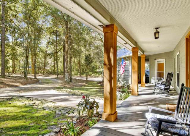 Property at 15 Woods Ave, Fairhope, AL 36532, 3 beds, 2.5 baths