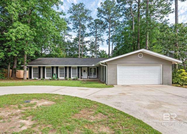 Property at 110 Ferncliff Cir, Daphne, AL 36526, 3 beds, 2 baths