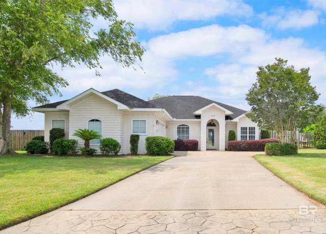 Property at 3624 Ancient Oaks Cir, Gulf Shores, AL 36542, 3 beds, 2 baths