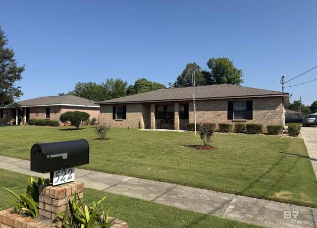 Property at 522 W Amanda Ave, Foley, AL 36535, 3 beds, 2 baths