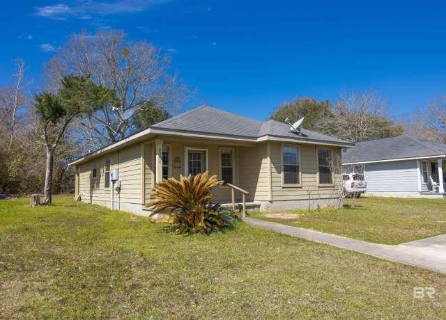 Property at 2004 Ridgewood Dr, Lillian, AL 36549, 3 beds, 2 baths