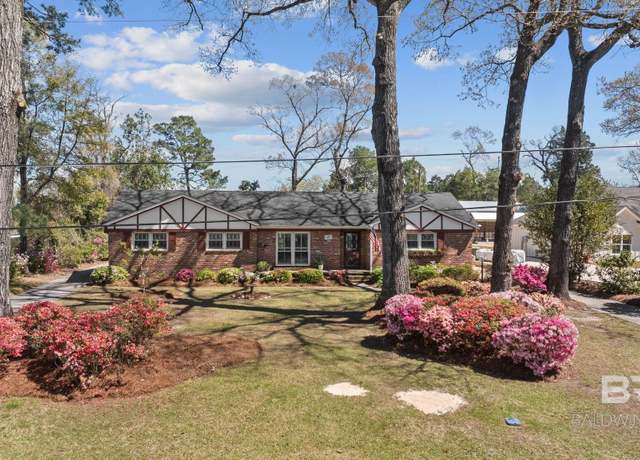 Property at 209 Patrician Dr, Spanish Fort, AL 36527, 3 beds, 2 baths