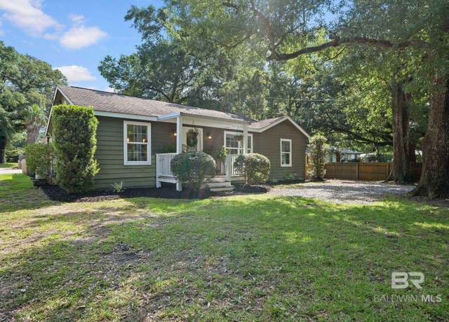 Property at 373 Pecan Ave, Fairhope, AL 36532, 3 beds, 2 baths