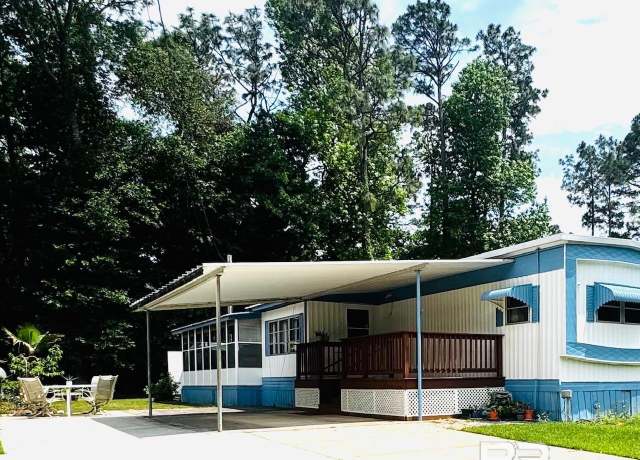 Property at 1302 Pensacola Dr, Lillian, AL 36549, 2 beds, 1.5 baths