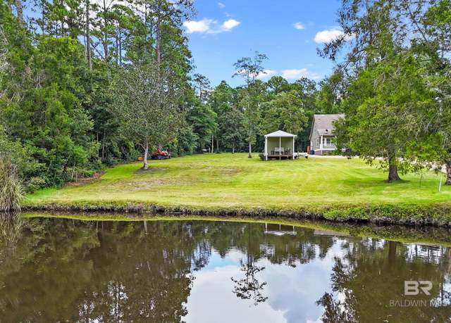 Property at 9441 Woodland Dr, Elberta, AL 36530