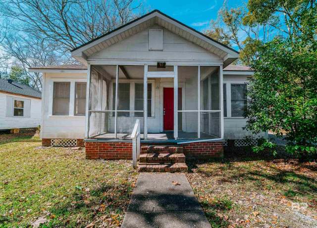 Property at 512 Williams St, Mobile, AL 36606, 3 beds, 1 bath