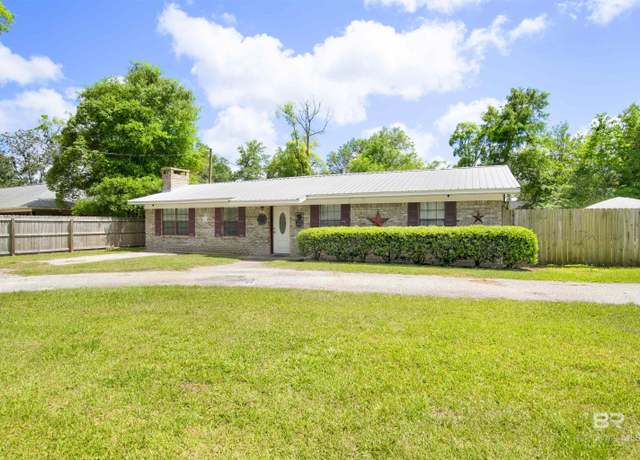 Property at 411 W Camphor Ave, Foley, AL 36535, 3 beds, 1 bath