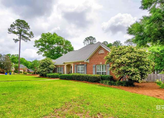 Property at 206 North Cir, Fairhope, AL 36532, 5 beds, 5 baths