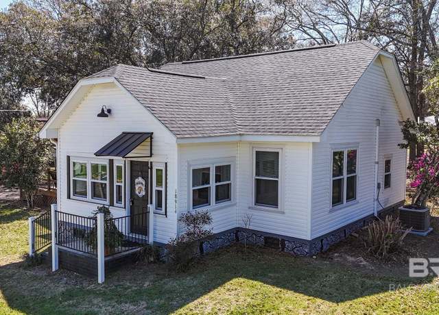Property at 18914 Florida St, Robertsdale, AL 36567, 2 beds, 1 bath