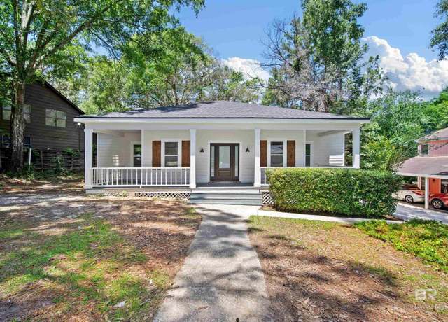 Property at 121 Broadmoor Dr, Daphne, AL 36526, 4 beds, 2 baths