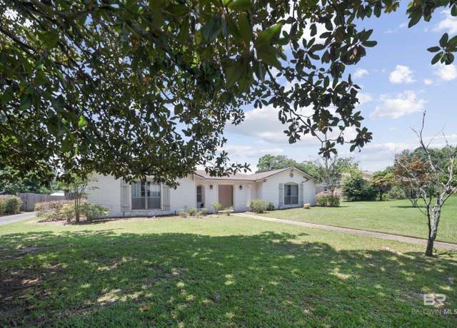 Property at 804 W Regents Dr, Mobile, AL 36609, 4 beds, 2.5 baths