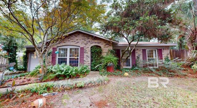 Photo of 303 Vanderbilt Dr, Mobile, AL 36608