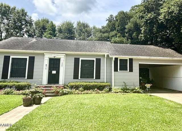 Property at 1445 Amazon St, Eunice, LA 70535, 3 beds, 2 baths
