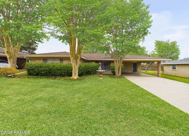 Property at 107 Brigante Pl, Lafayette, LA 70508, 3 beds, 2 baths