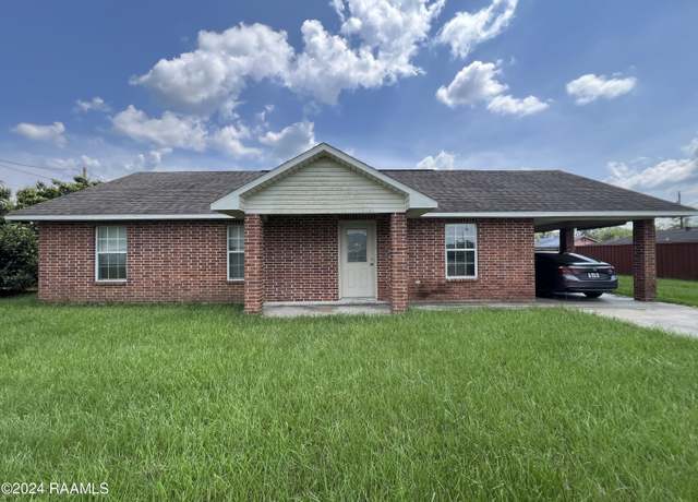 Property at 1407 Iris Dr, Opelousas, LA 70570, 3 beds, 2 baths