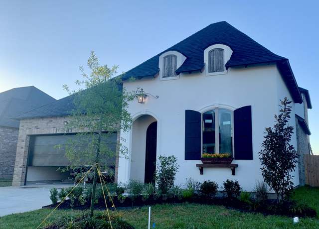 Property at 322 Big Lake Run, Youngsville, LA 70592, 4 beds, 3 baths