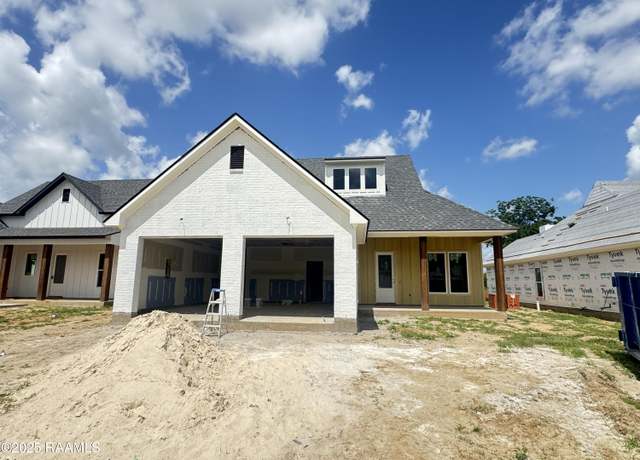 Property at 112 Fountain Meadow Dr, Broussard, LA 70518, 3 beds, 2 baths
