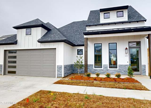 Property at 102 Travellers Palm Way, Youngsville, LA 70592, 4 beds, 3 baths