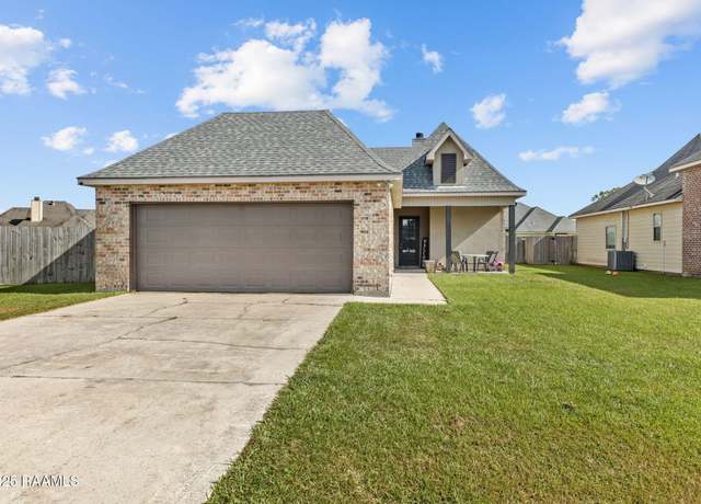 Property at 103 Blue Heron Dr, Lafayette, LA 70508, 3 beds, 2 baths
