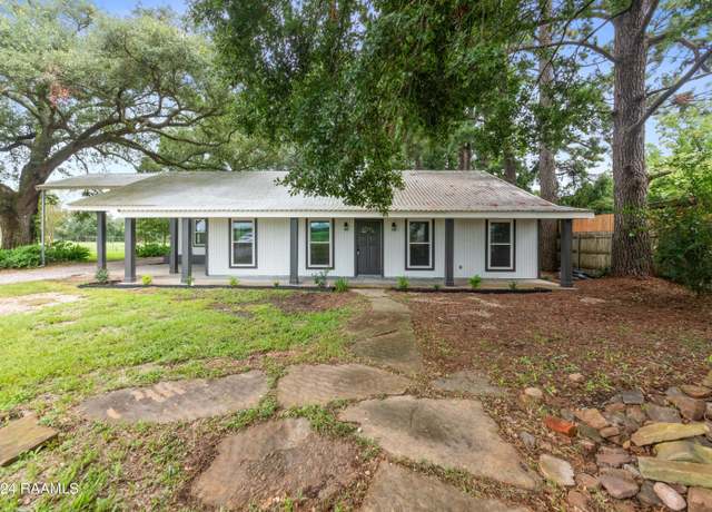 Property at 1580 Anse Broussard Hwy, Breaux Bridge, LA 70517, 3 beds, 3 baths