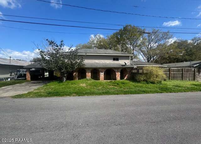Property at 915 S Avenue O, Crowley, LA 70526, 4 beds, 4 baths