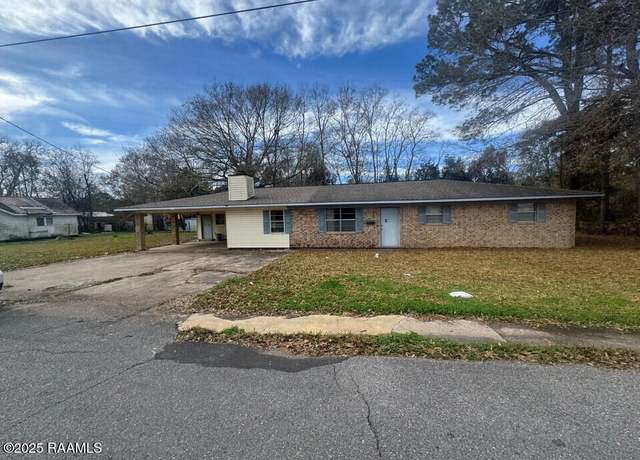 Property at 414 N Soileau St, Ville Platte, LA 70586, 3 beds, 2 baths