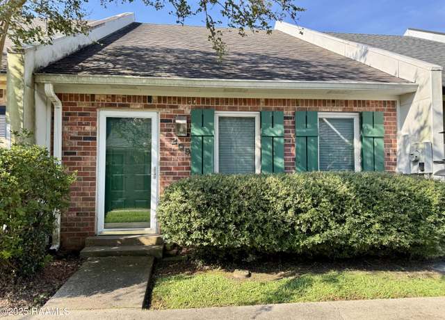 Property at 209 Woodland Cir, New Iberia, LA 70563, 3 beds, 2 baths