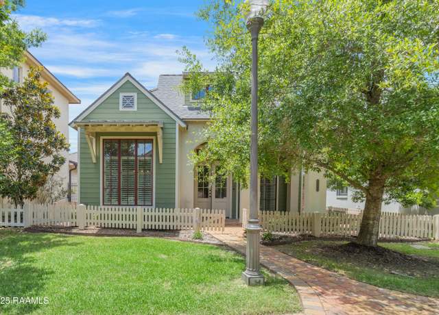 Property at 212 Brickell Way Unit C, Lafayette, LA 70508, 3 beds, 2 baths