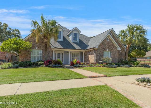 Property at 150 Cypress Cove Cv, Youngsville, LA 70592, 4 beds, 3.5 baths
