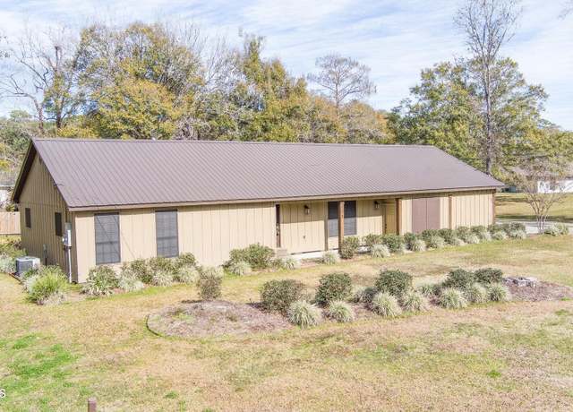 Property at 115 Hiawatha Rd, Lafayette, LA 70501, 3 beds, 2 baths