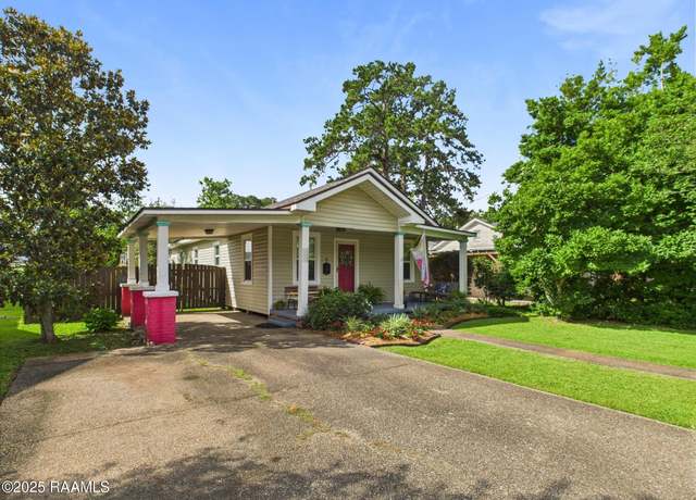 Property at 443 Oaklawn Ave, Lafayette, LA 70506, 3 beds, 3 baths