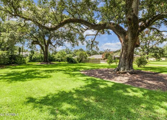 Property at 406 Beverly Dr, Lafayette, LA 70503