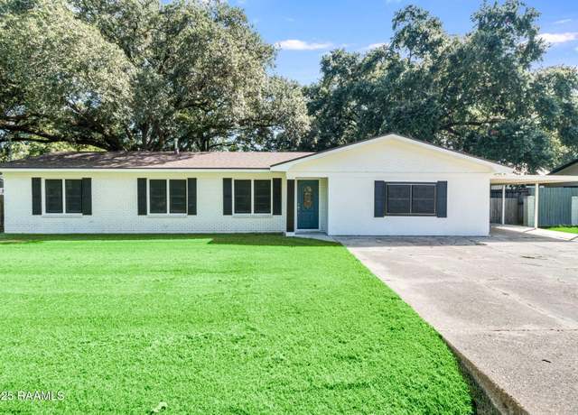 Property at 329 Alice Dr, Lafayette, LA 70503, 3 beds, 2 baths
