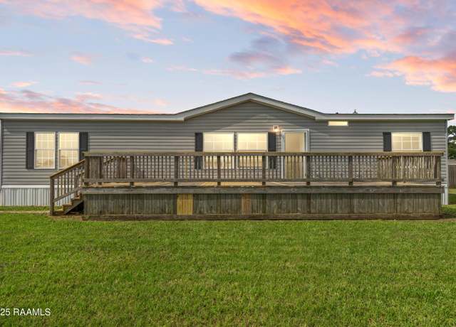 Property at 102 Merlot Dr, Opelousas, LA 70570, 3 beds, 2 baths