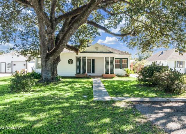 Property at 410 Milmo St, Jeanerette, LA 70544, 3 beds, 2 baths