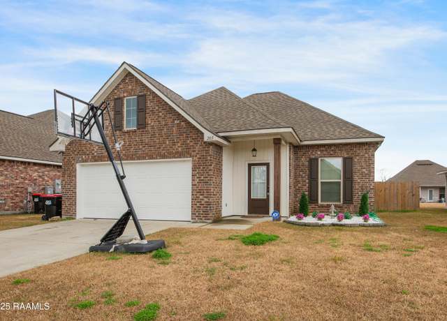 Property at 205 Rocky Meadows Ln, Lafayette, LA 70506, 3 beds, 2 baths