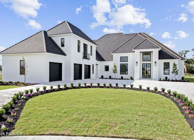 Property at 110 Trailing Oaks Dr, Youngsville, LA 70592, 5 beds, 4.5 baths