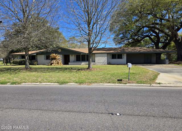 Property at 4714 N University Ave, Carencro, LA 70520, 3 beds, 3 baths