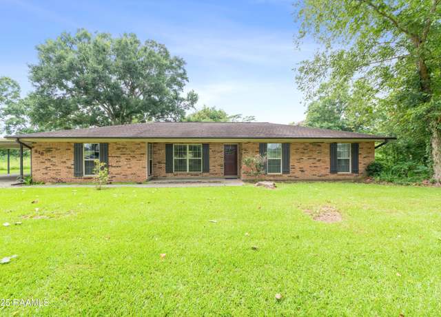 Property at 218 Gourmet Rd, Carencro, LA 70520, 3 beds, 2.5 baths