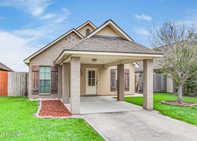 Property at 105 Acacia Ln, Abbeville, LA 70510, 3 beds, 2 baths