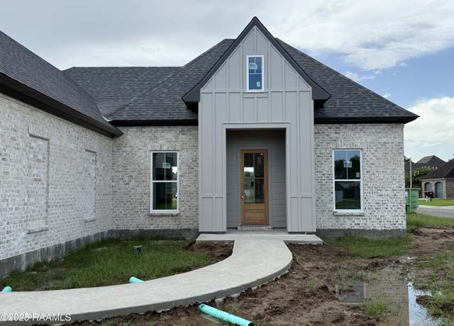 Property at 100 Fresh Fields Ln, Lafayette, LA 70503, 4 beds, 3 baths