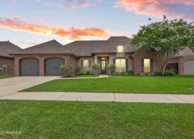 Property at 132 Queensberry Dr, Lafayette, LA 70508, 4 beds, 2.5 baths