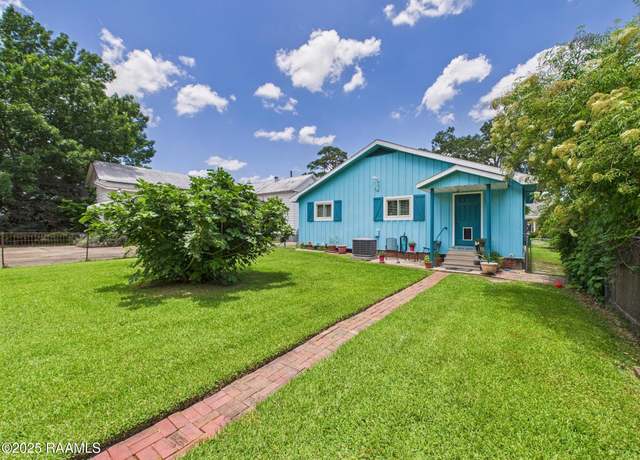 Property at 310 S Sterling St, Lafayette, LA 70501, 2 beds, 2 baths