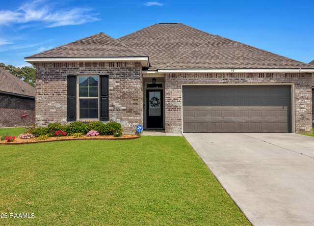 Property at 113 Spider Lily Ln, Lafayette, LA 70508, 4 beds, 3 baths
