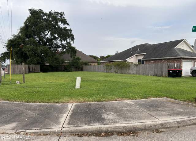 Property at 504 Brunswick Pl, Lafayette, LA 70506