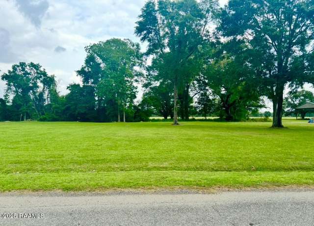 Property at 18 Grove Park Rd, Arnaudville, LA 70512