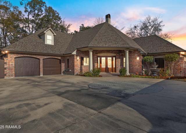 Property at 143 Enchanted Oak Blvd, Lafayette, LA 70508, 5 beds, 3.5 baths